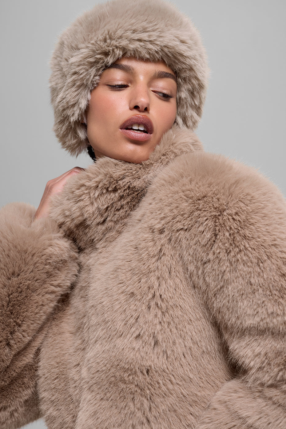 Opulent Faux Fur Wintersun Headband - Oat--0