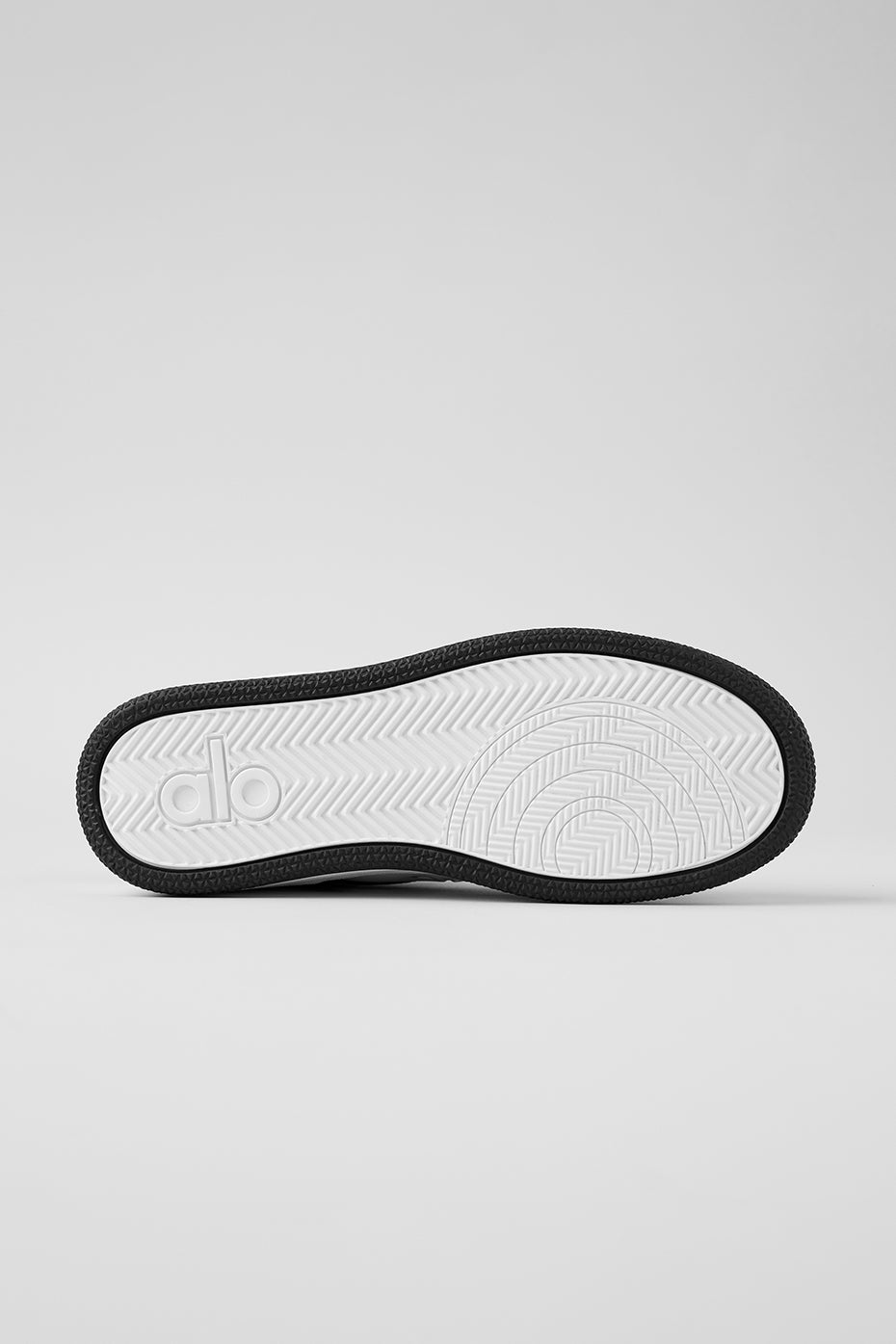 ALO Recovery Mode Sneaker (Unisex) - Black/White--4