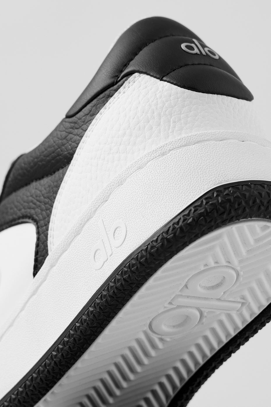 ALO Recovery Mode Sneaker (Unisex) - Black/White--6