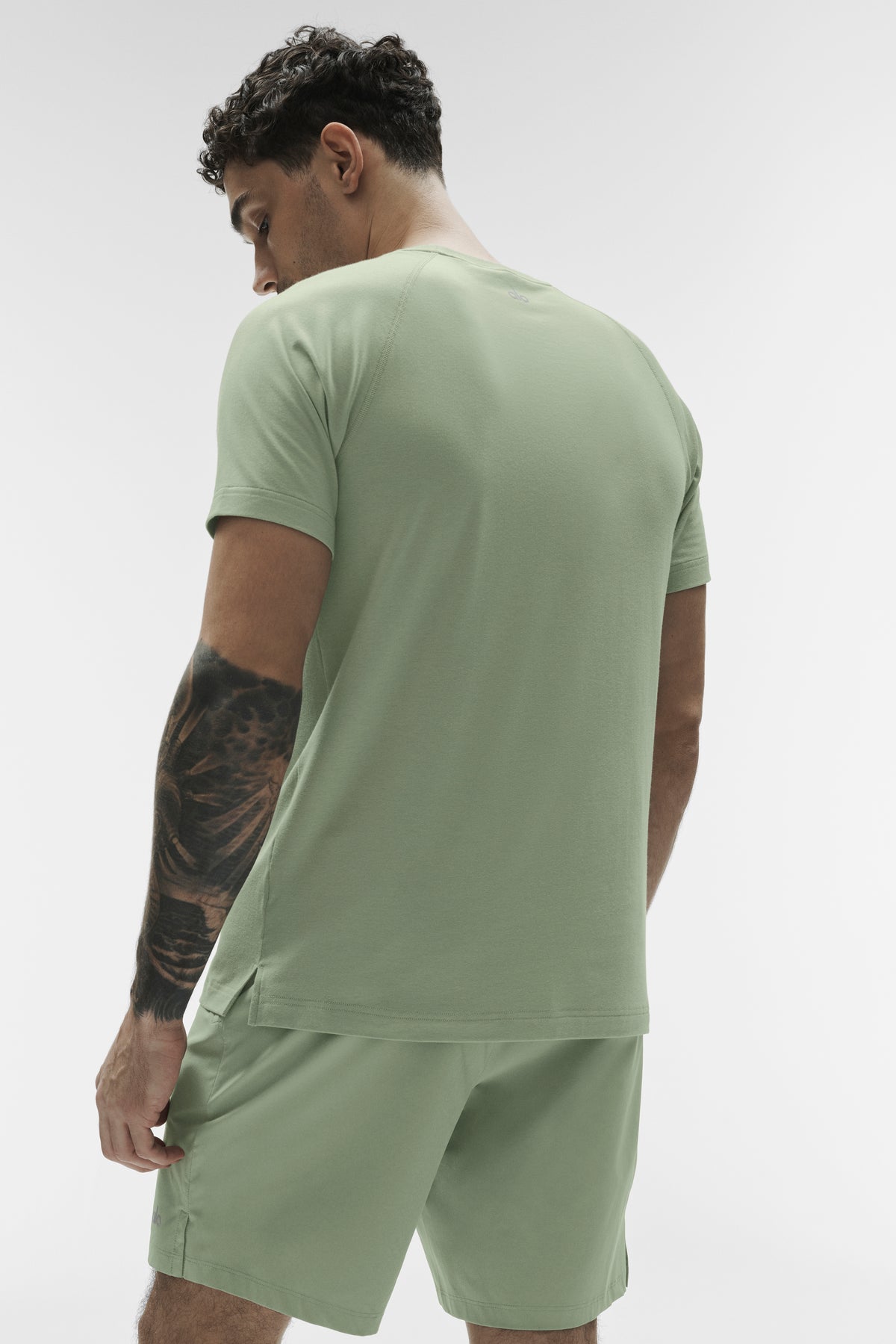 ALO Vapor Crewneck Short Sleeve - Dune Grass--1