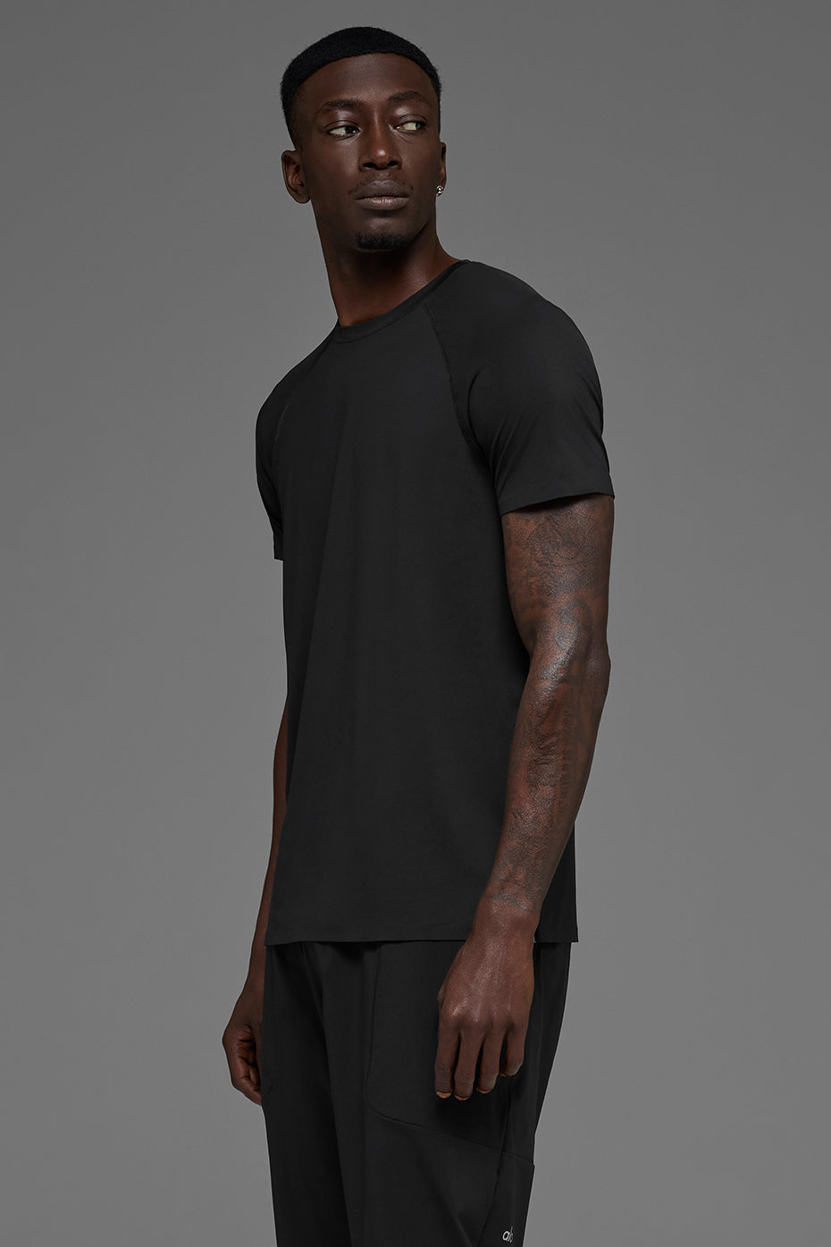 Idol Crewneck Short Sleeve - Black--4