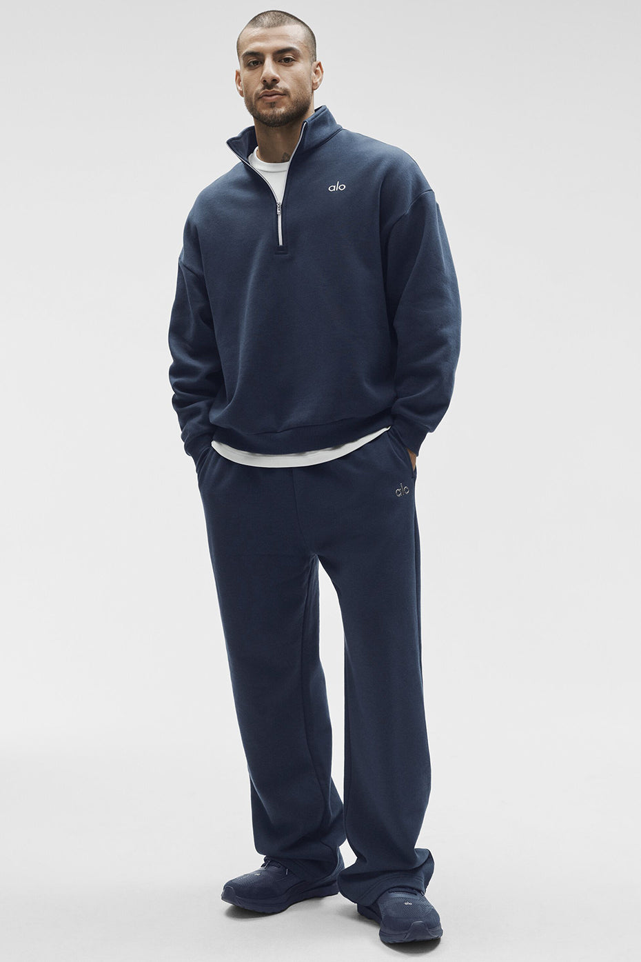 Accolade Straight Leg Sweatpant - Navy--0