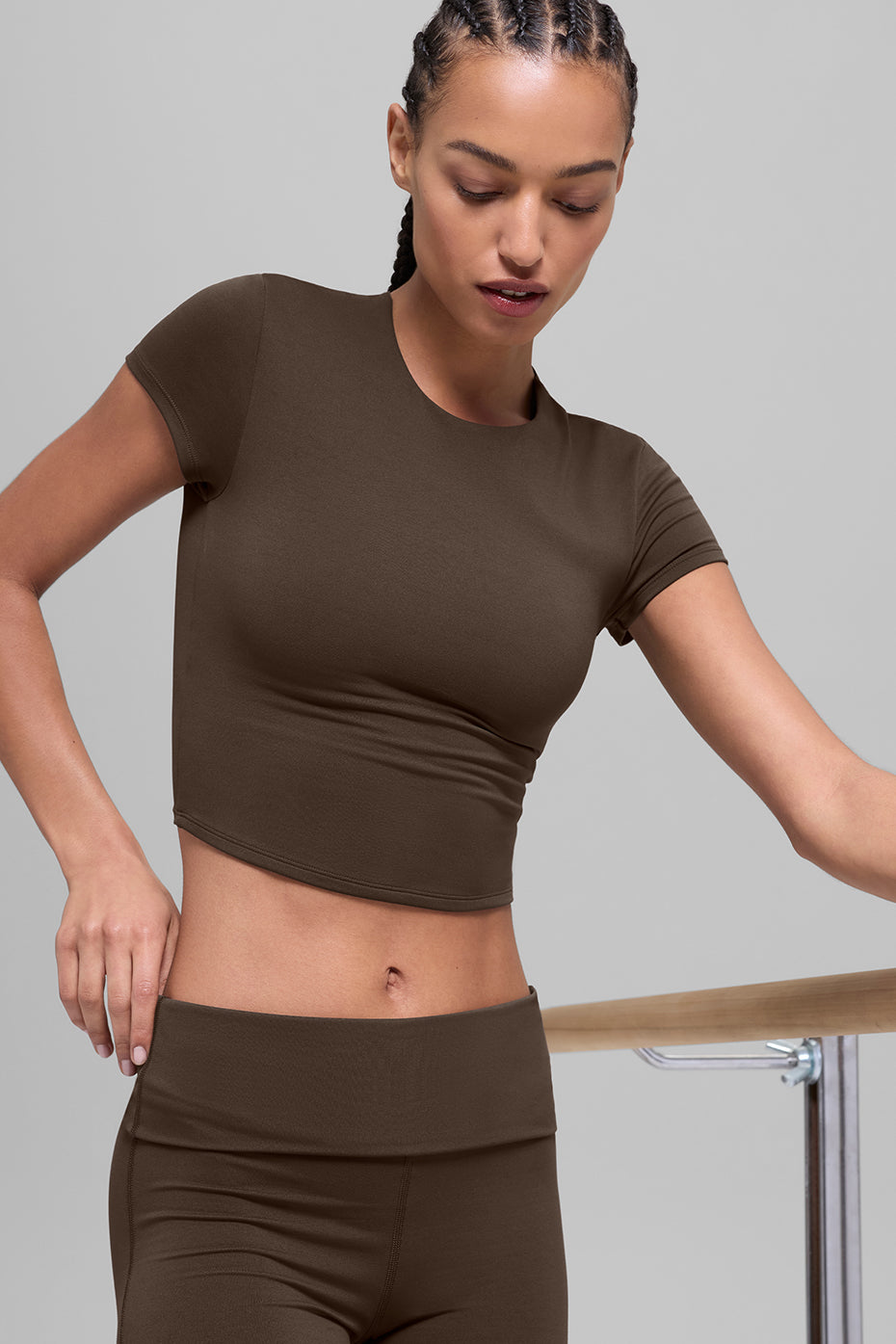 ALO Softsculpt Precision Short Sleeve Top - Espresso--2
