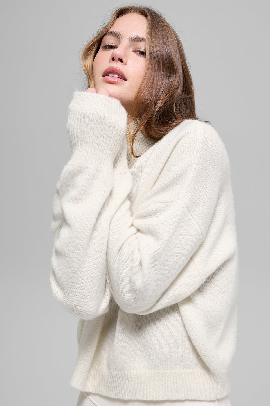 Wool Cashmere Cropped New Class Turtleneck Sweater - Ivory--3