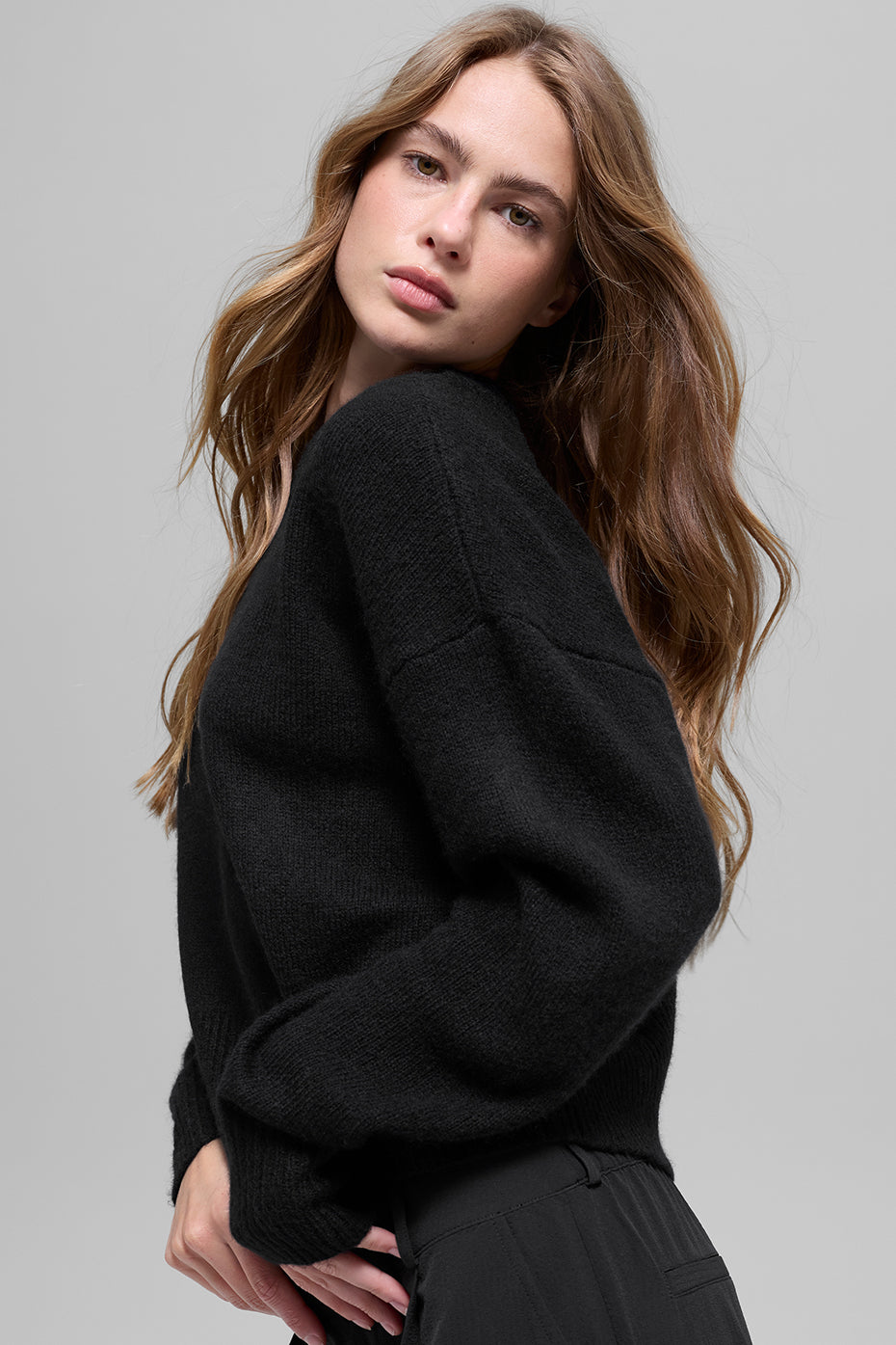 Wool Cashmere Cropped New Class Crewneck Sweater - Black--3