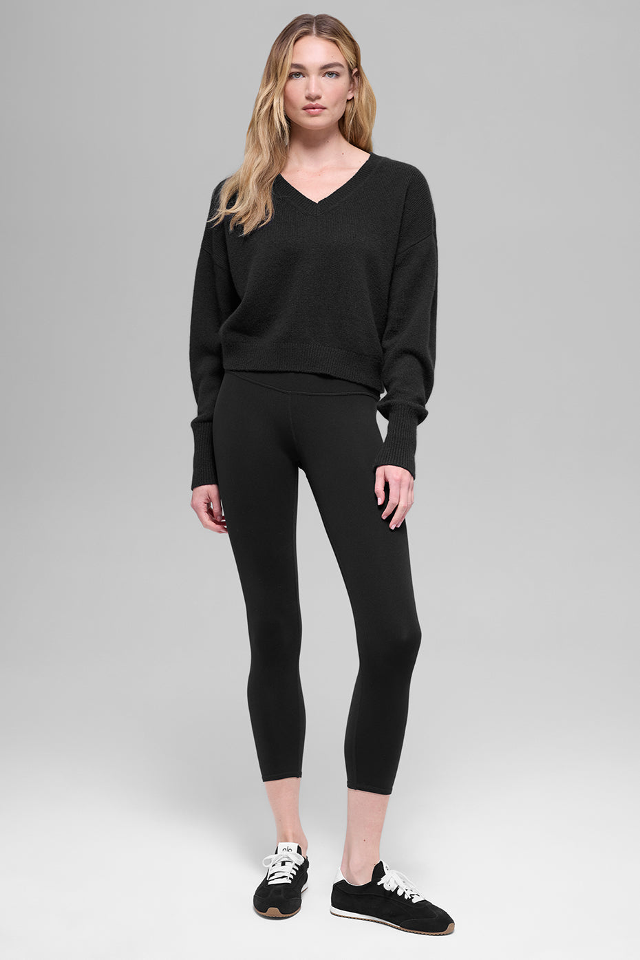 Wool Cashmere Cropped New Class V-Neck Sweater - Black--3