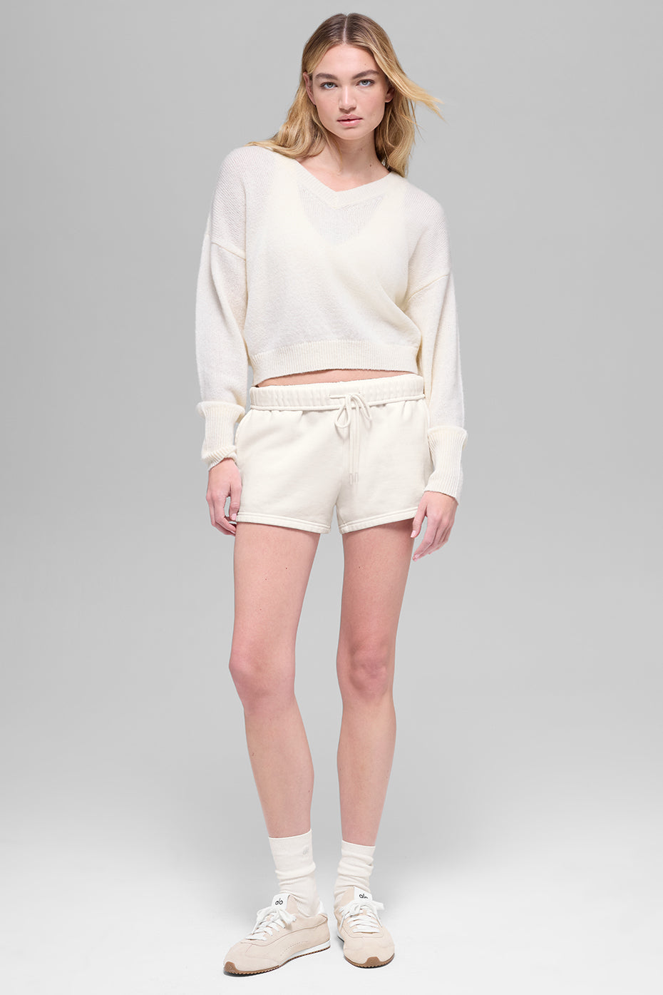 Wool Cashmere Cropped New Class V-Neck Sweater - Ivory--3