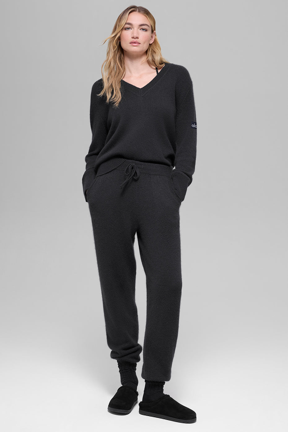 Wool Cashmere New Class Oversized V-Neck Sweater - Black--4