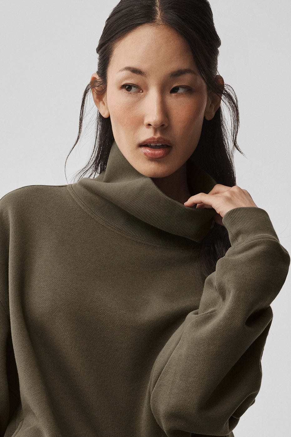 Hazy Mock Neck Pullover - Olive Tree--2
