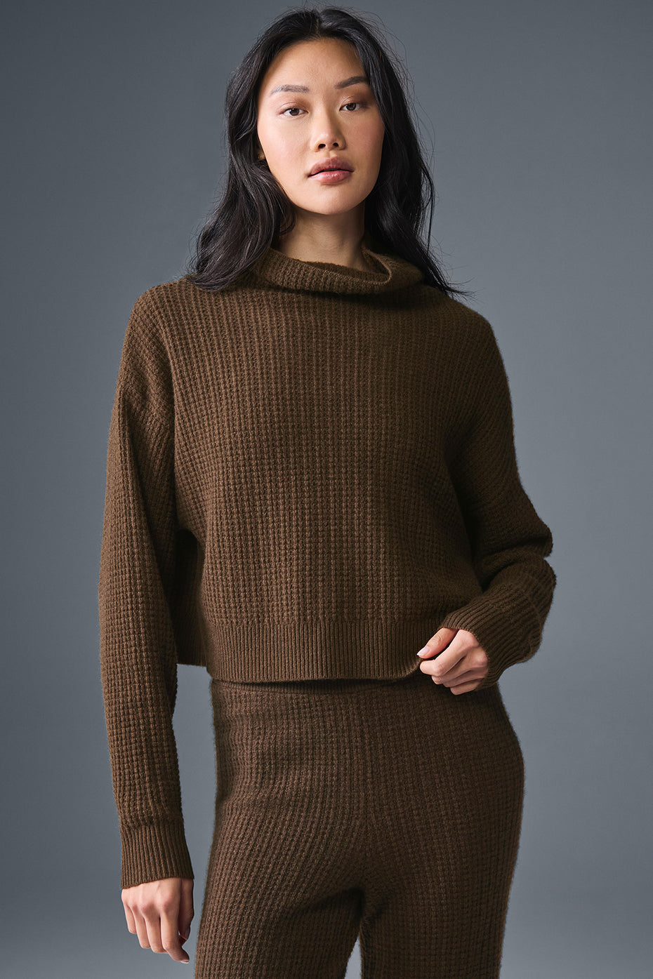 Cashmere Plush Waffle Turtleneck Pullover - Espresso--0