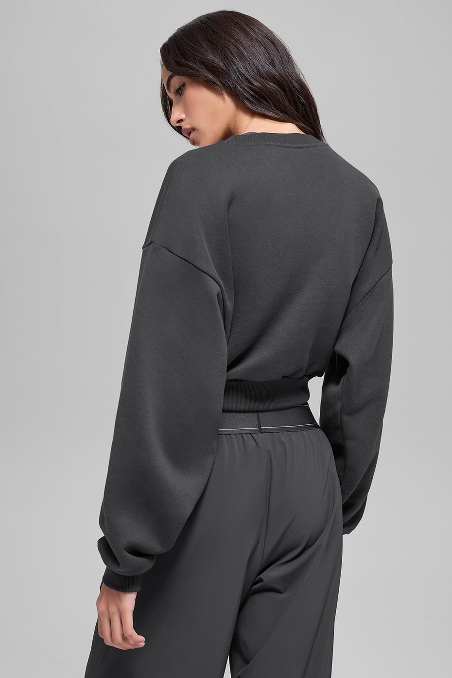 Cropped Accolade Crewneck - Anthracite--3