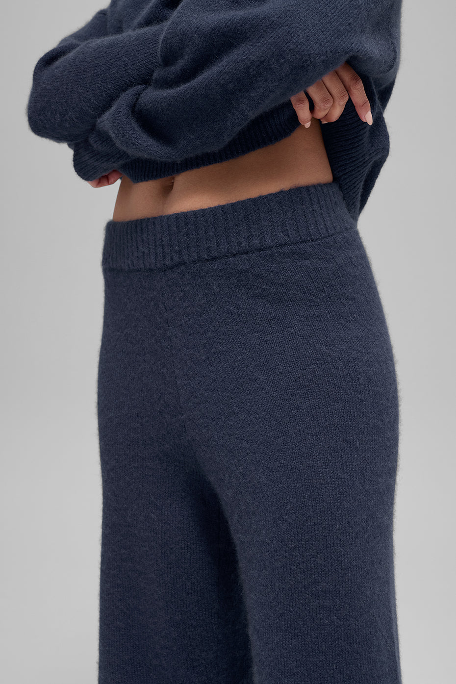 Wool Cashmere High-Waist New Class Wide Leg Pant - Navy--2
