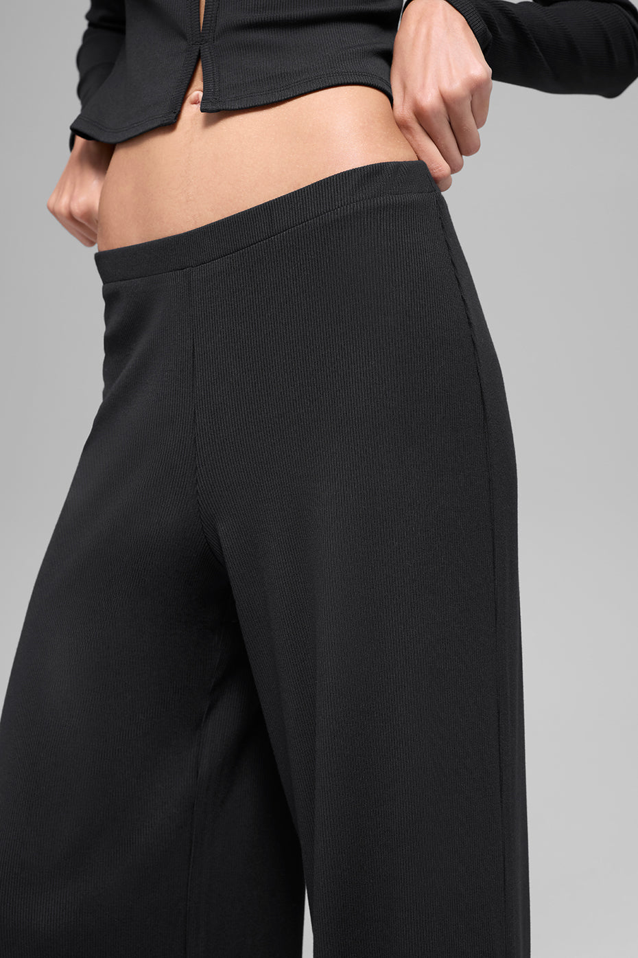 Mid-Rise Dreamlight Straight Pant - Black--4