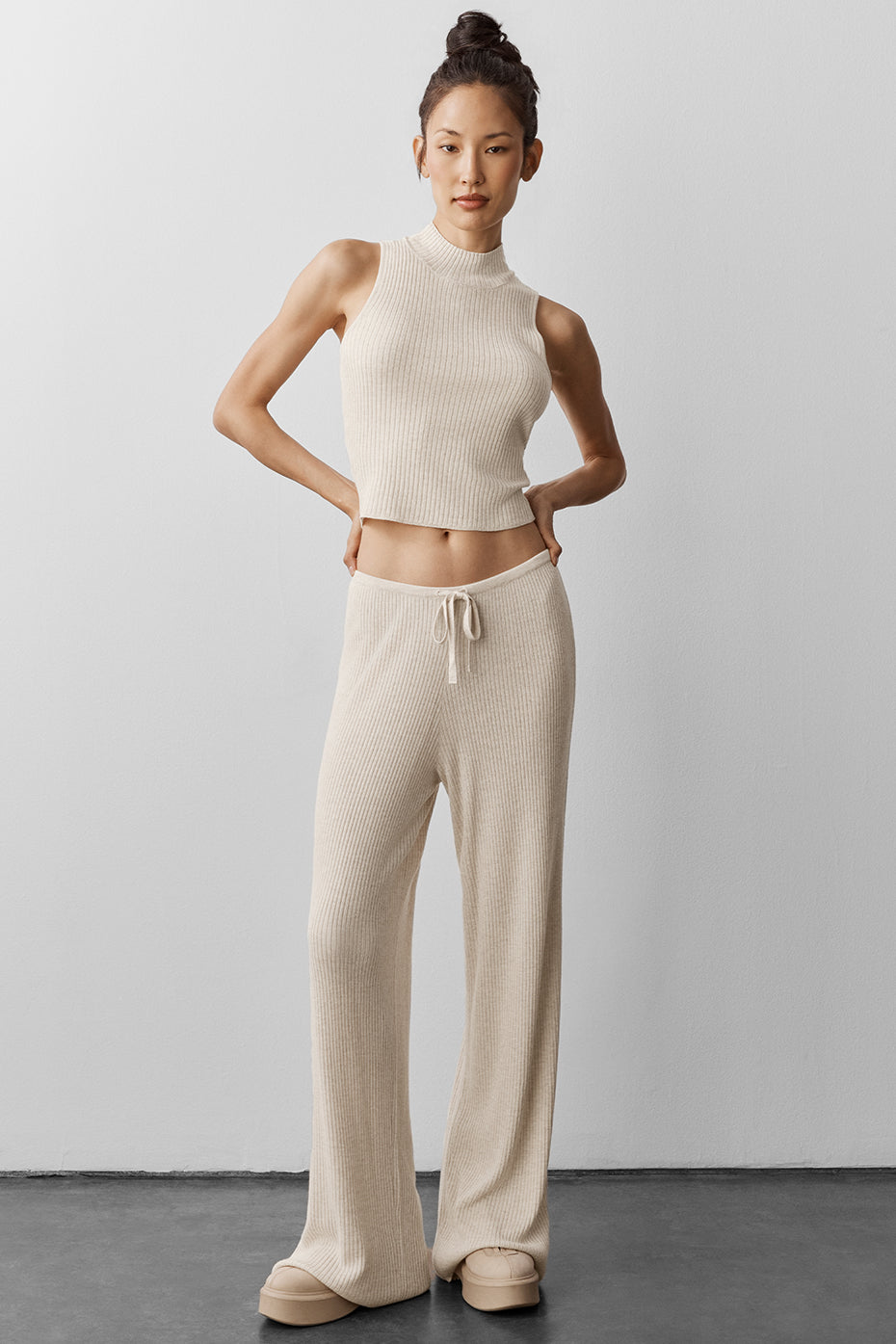 Sweater Knit Mid-Rise Unwind Wide Leg Pant - Oatmeal Heather--4