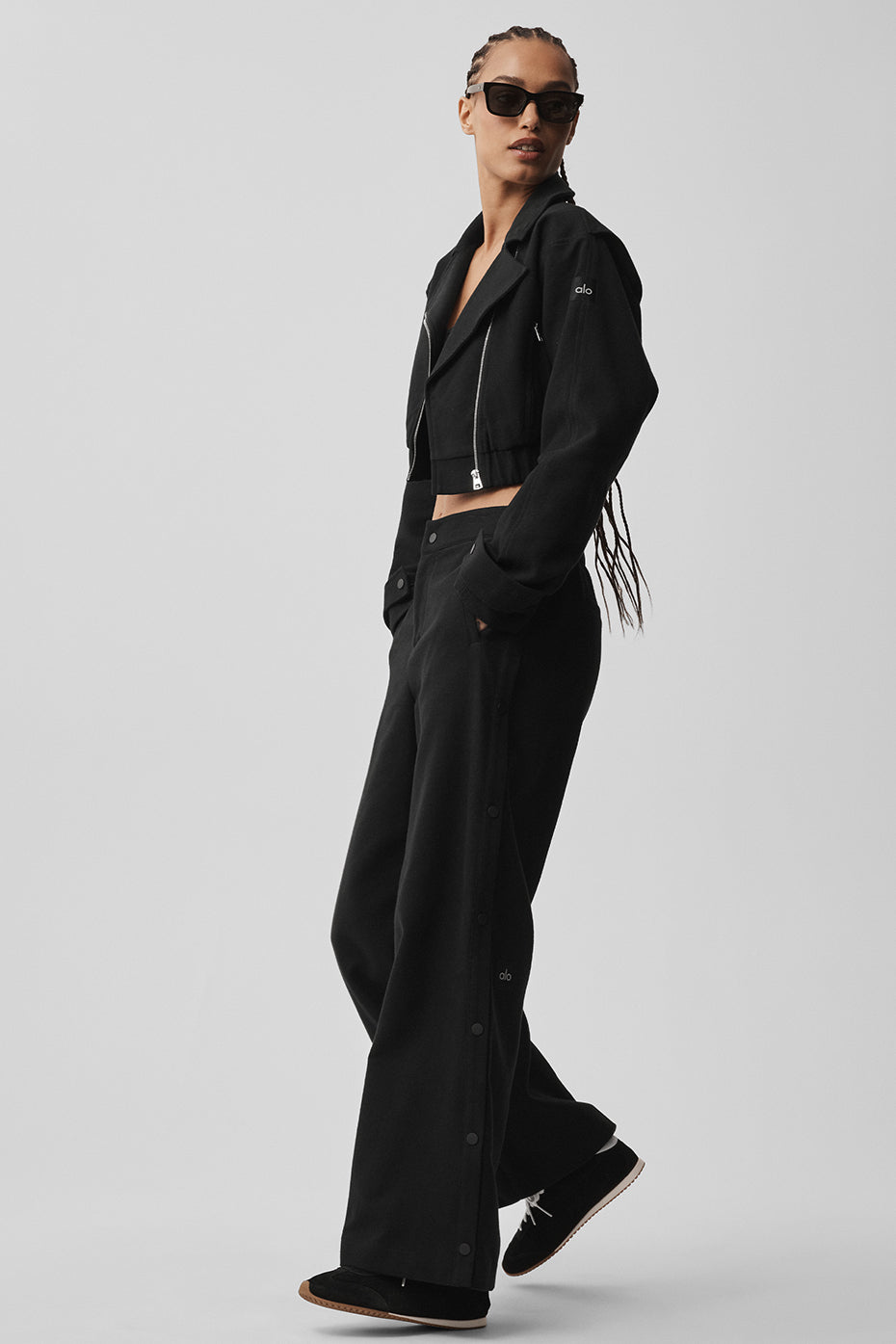 Mid-Rise Cosmopolitan Snap Pant - Black--0