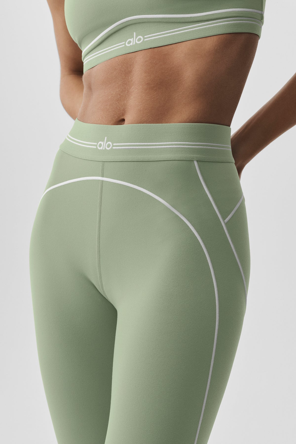 Airbrush High-Waist 7/8 Heart Throb Legging - Dune Grass/White--3