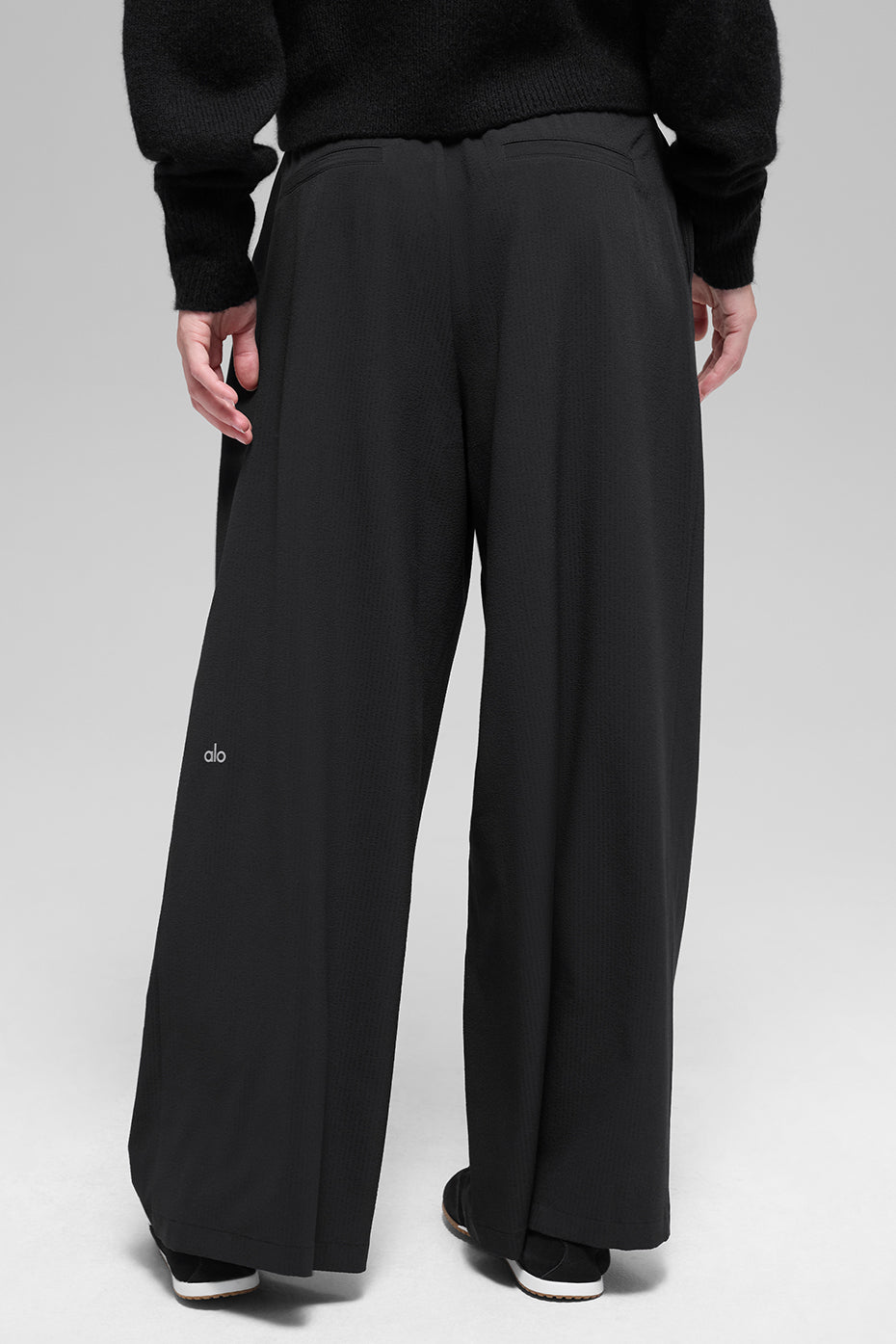 High-Waist Dreamscape Trouser (Short) - Black--2