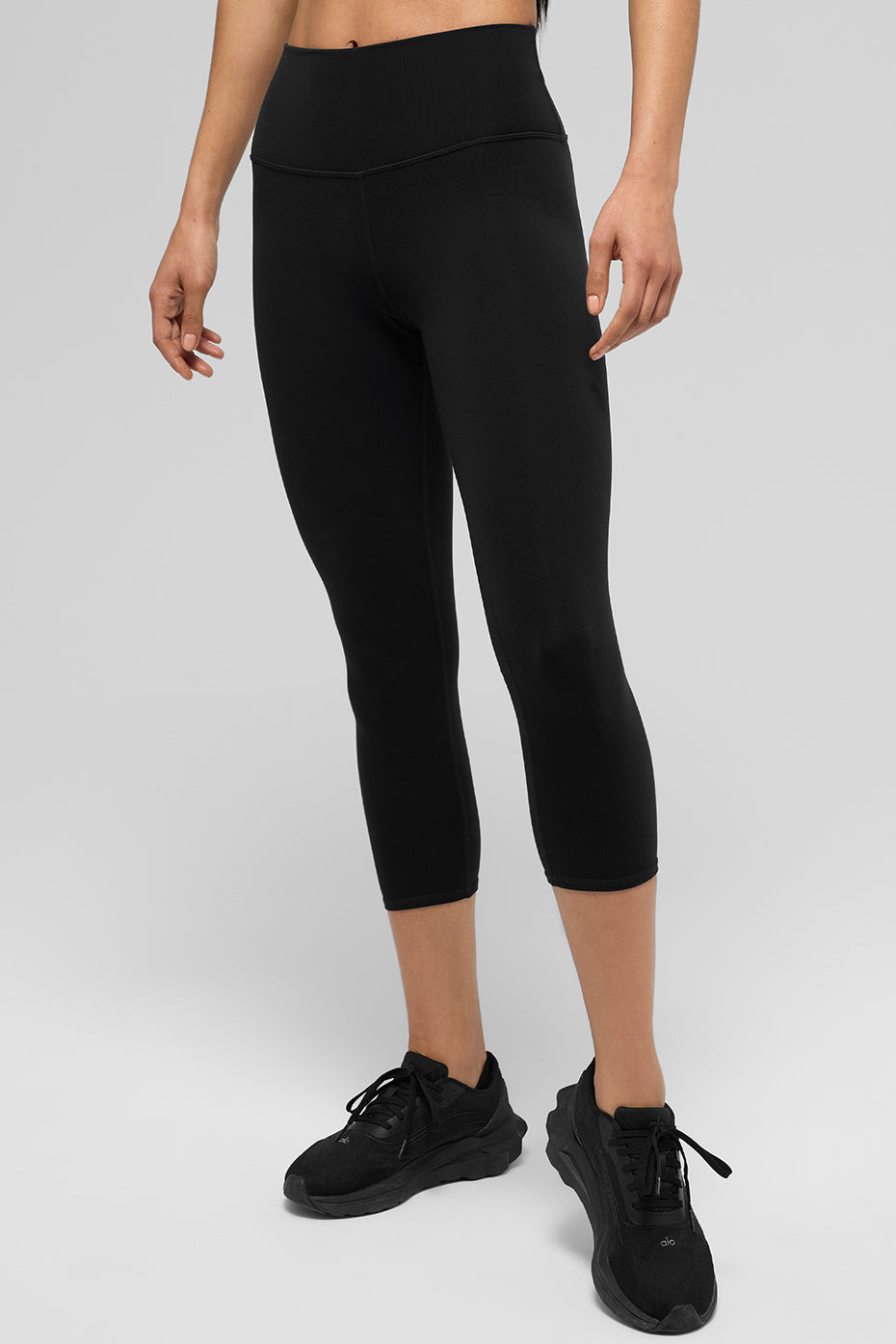 High-Waist Airbrush Capri - Black--2