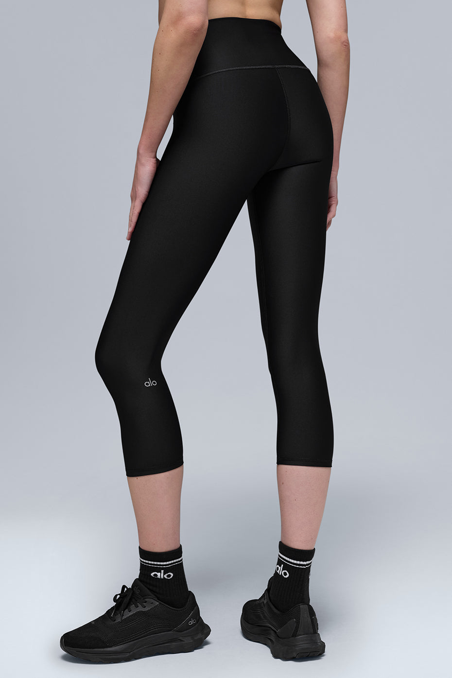 High-Waist Airlift Capri - Black--1
