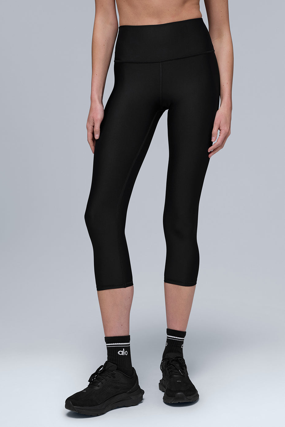 High-Waist Airlift Capri - Black--2