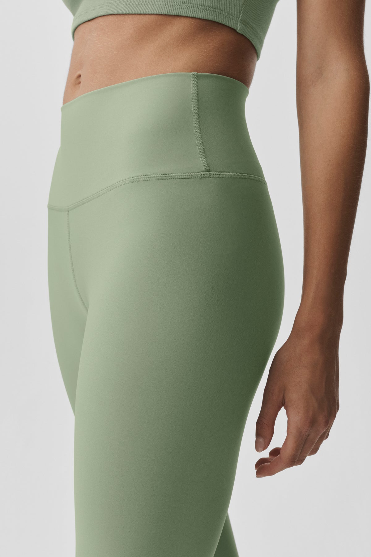7/8 High-Waist Airlift Legging - Dune Grass--3