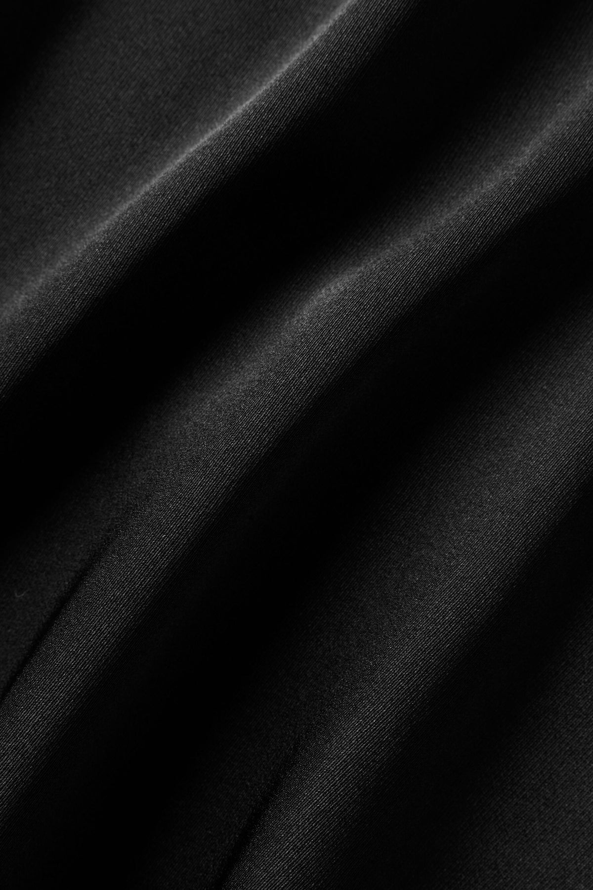 Silk Blend Radiance Short - Black--4