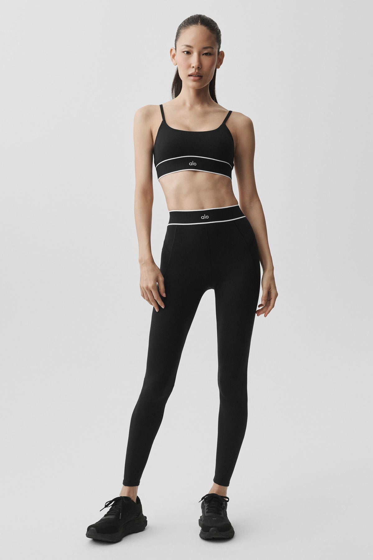 ALO Softsculpt Amp It Up Bra - Black--5