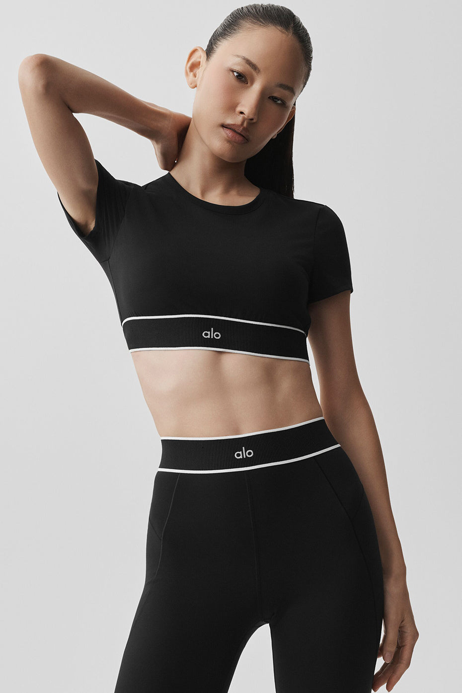 ALO Softsculpt Amp It Up Short Sleeve Bra - Black--2